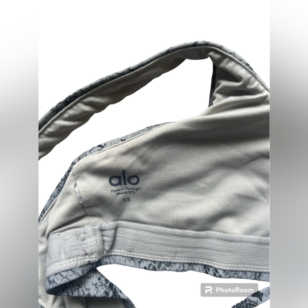 ALO YOGA Vapor Snakeskin Sports Bra - Picture 4 of 5